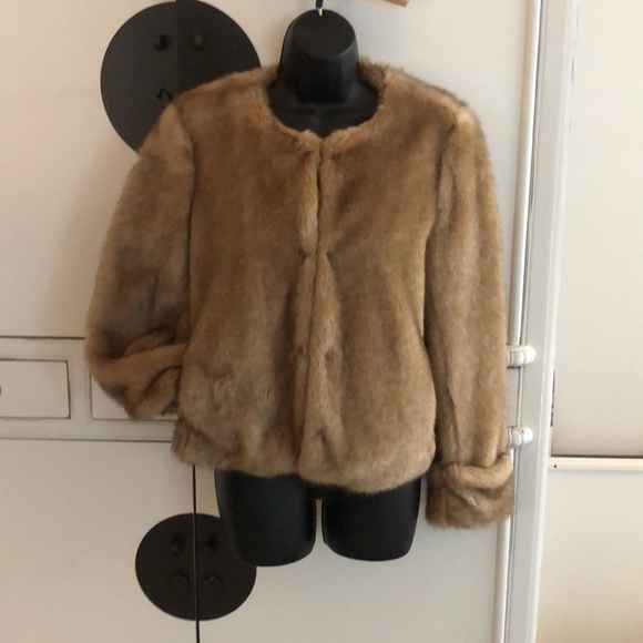 Faux Fur cuffed bomber.  Size M - Picture 4 of 9